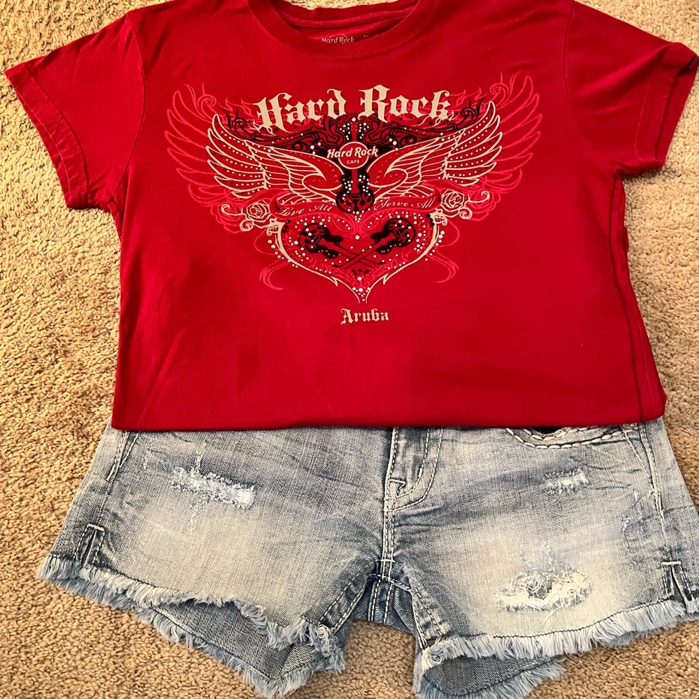 Hard Rock Cafe Red Graphic Short Sleeve Tee